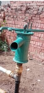 "بئر مياة جوفية مجهز بآحدث آنظمة الضخ من شركة الريحانة"